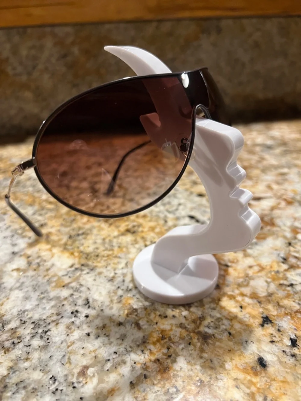 Aviator Sunglasses with Brown Gradient Lenses